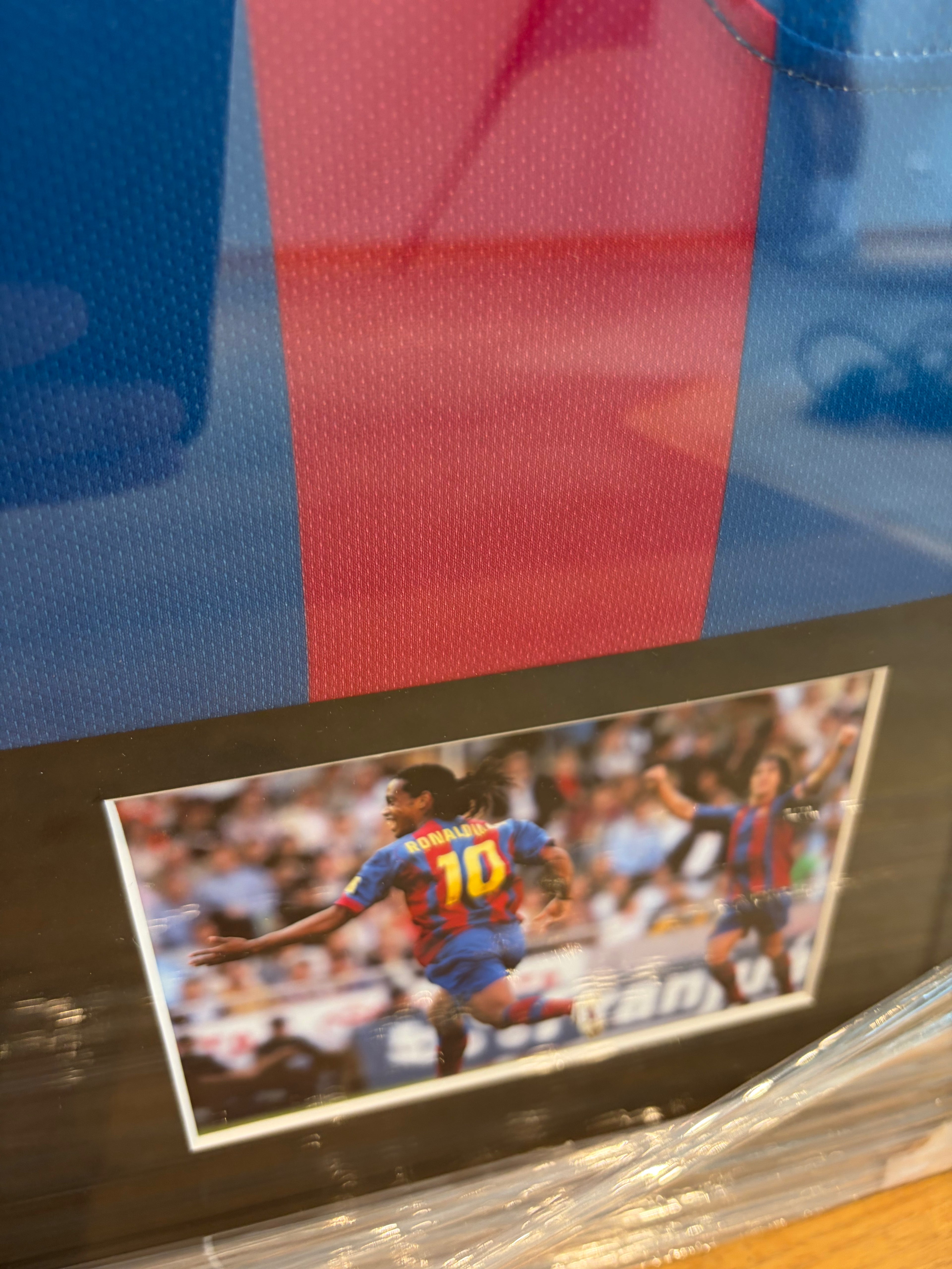 Ronaldinho Barcelona 05/06 SIGNED