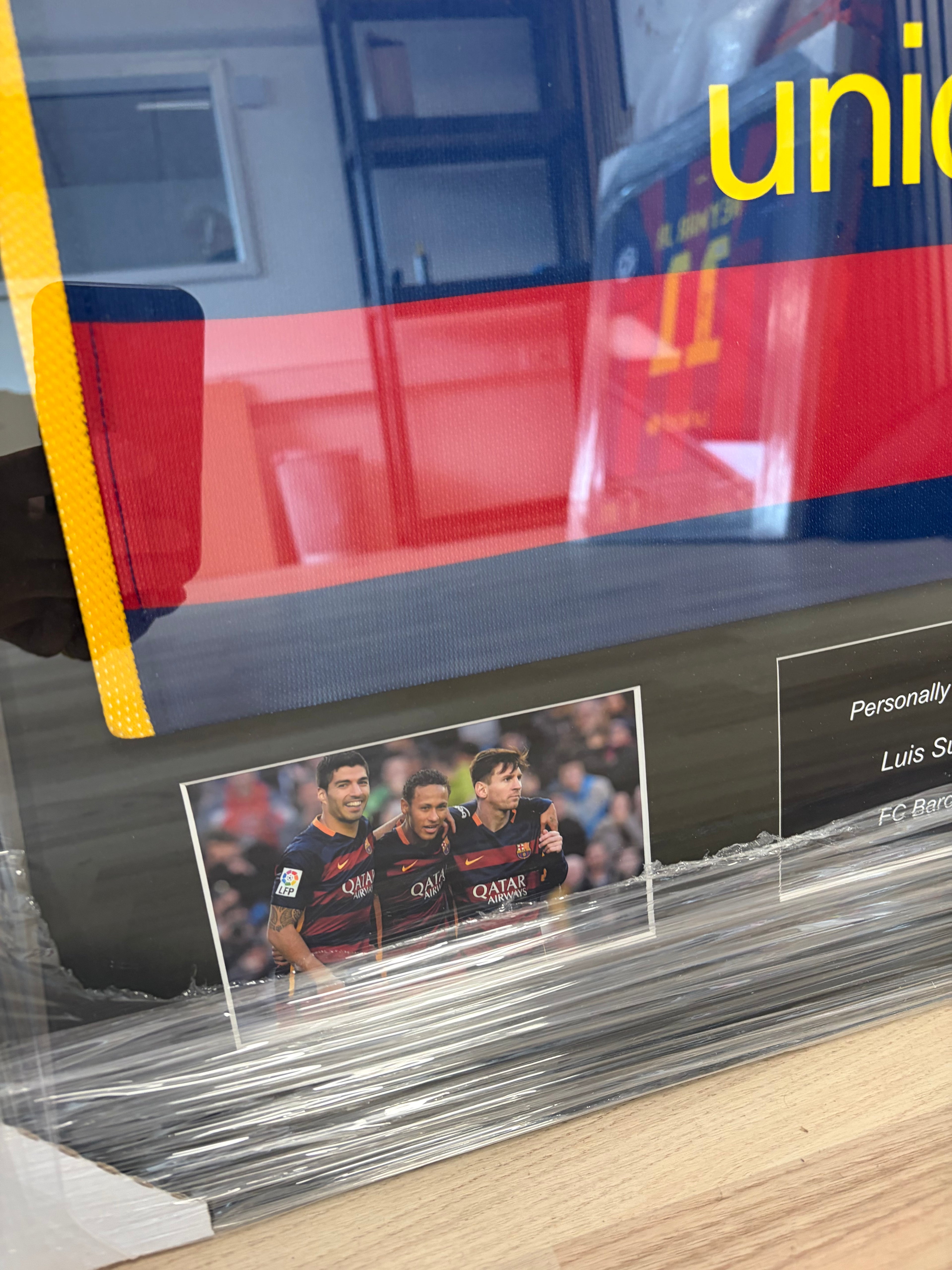 Luis Suarez Barcelona 15/16 SIGNED