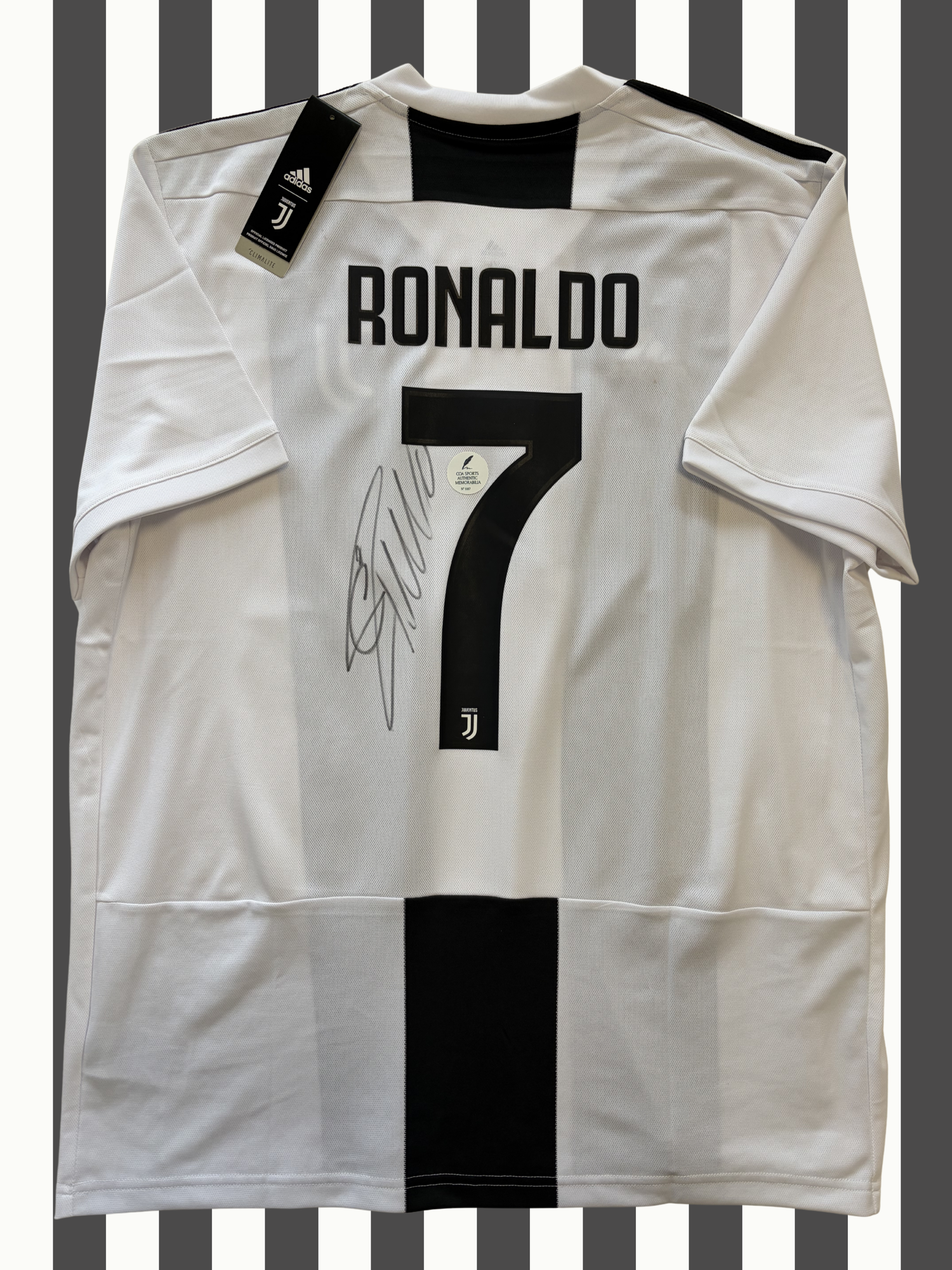 Cristiano Ronaldo Juventus 18/19 SIGNED
