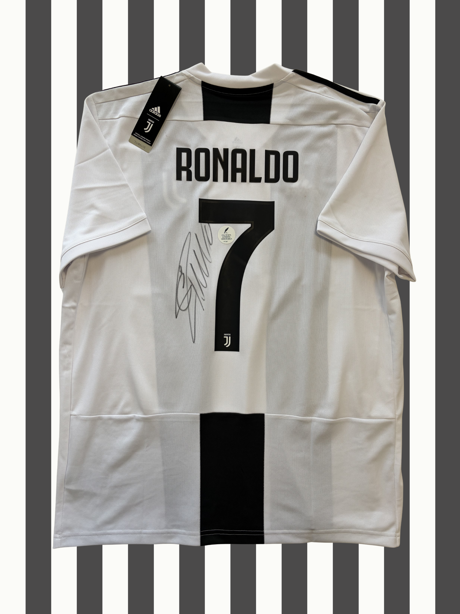Cristiano Ronaldo Juventus 18/19 SIGNED