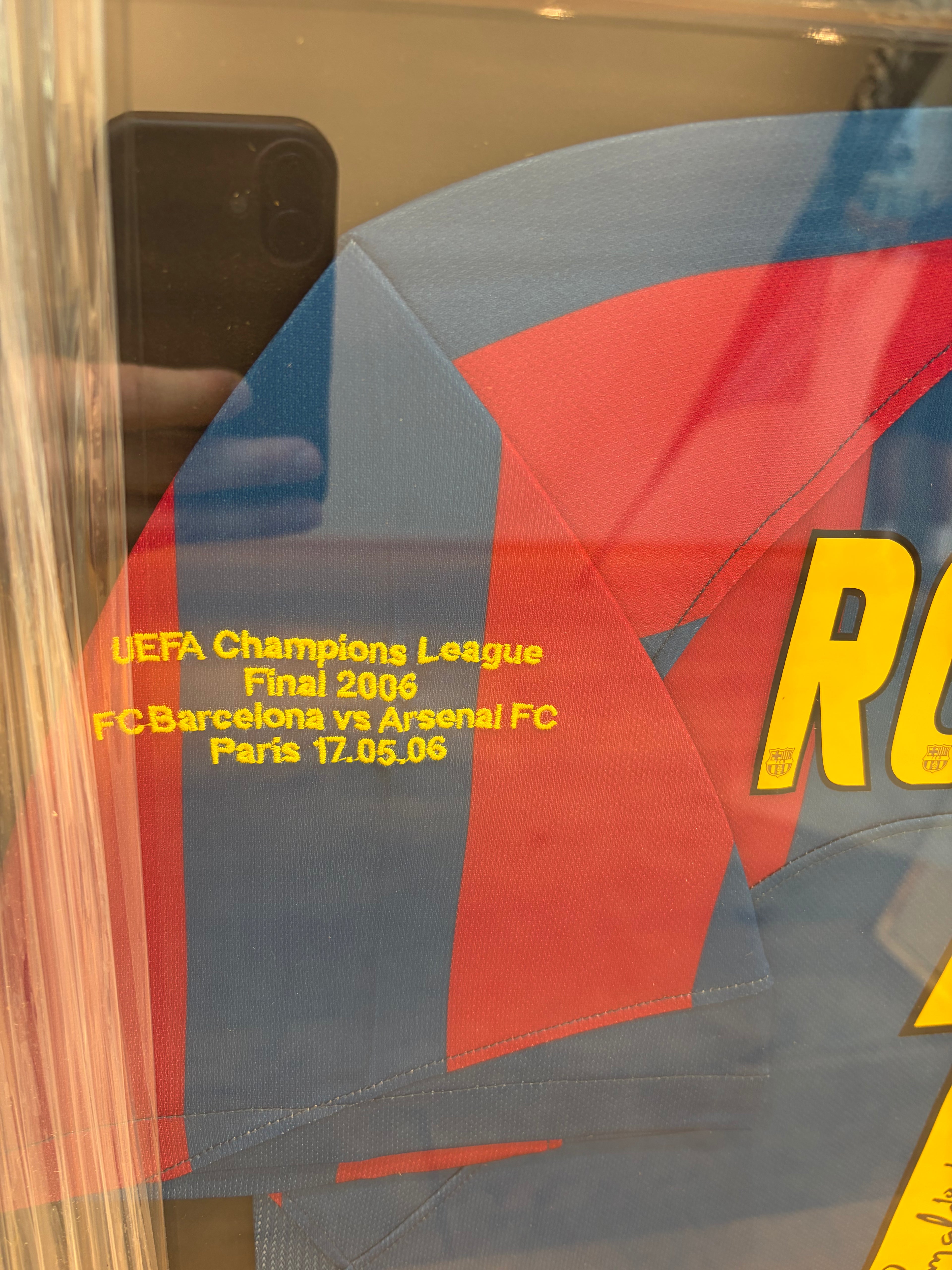Ronaldinho Barcelona 05/06 SIGNED