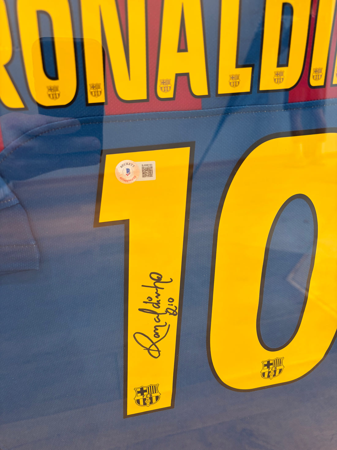 Ronaldinho Barcelona 05/06 SIGNED
