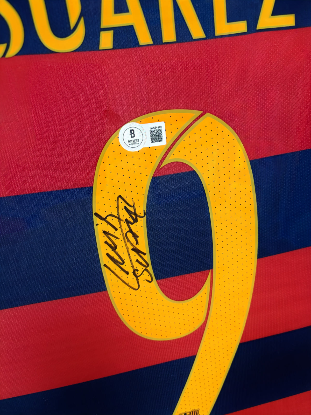 Luis Suarez Barcelona 15/16 SIGNED